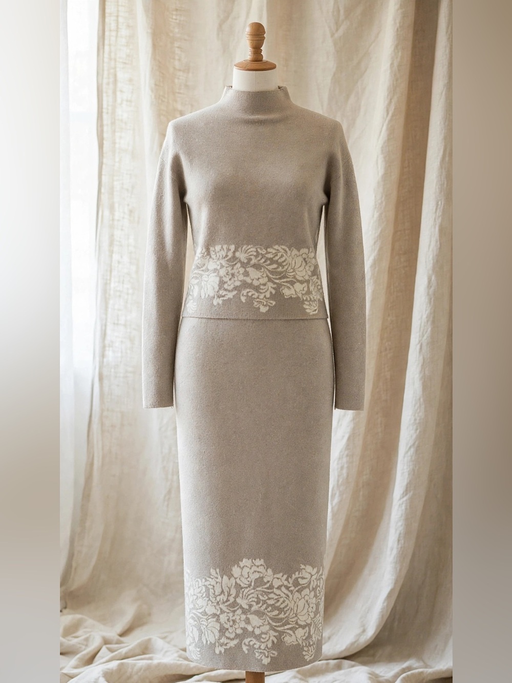 Joie Size M Taupe Knit Sweater & Pencil Skirt Set Ivory Damask Floral Hem